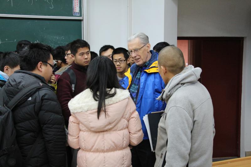 20240625_090514_729.jpg 2023年度國際科學(xué)技術(shù)合作獎(jiǎng)獲得者金沙js1005線路John Hopcroft教授3.jpg